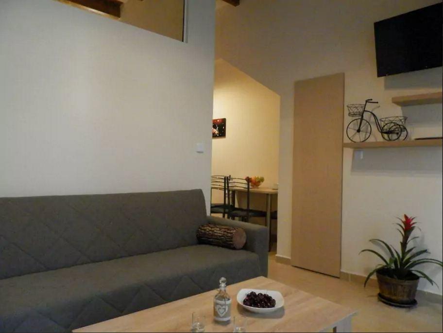 Agora Apartments Ground Floor Kíssamos Exteriör bild
